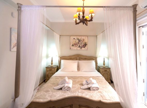 Deluxe King Suite