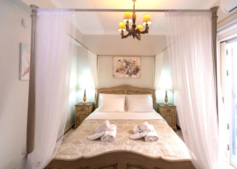 Deluxe King Suite